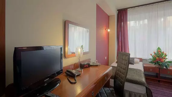 Hotel Delta | Küçük Polonya Voyvodalığı - Krakow (ve civarı) - Krakow