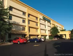 La Quinta Inn Hartford Bradley Airport | Connecticut - Hartford (ve civarı) - Windsor Locks