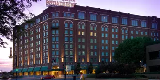 Drury Plaza Hotel Broadview Wichita