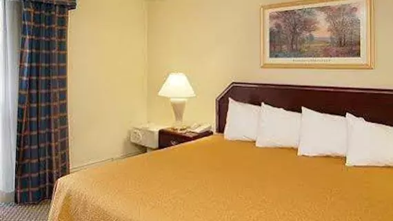 Quality Inn & Suites Everett/Seattle | Washington - Everett (ve civarı) - Everett - Seattle Hill-Silver Firs