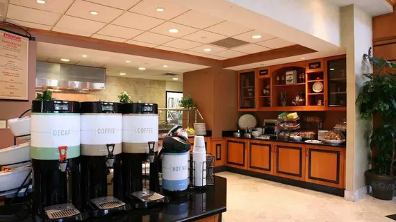 Hilton Garden Inn Louisville Airport | Kentucky - Louisville (ve civarı) - Louisville