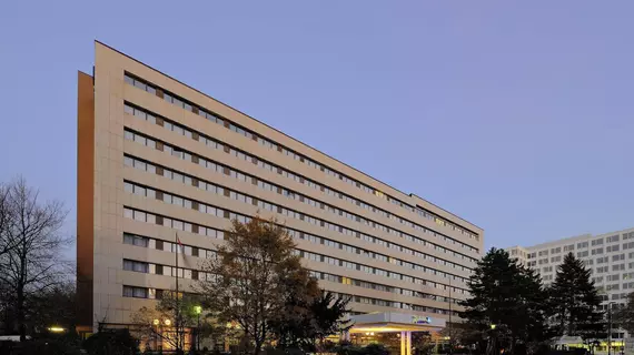 Radisson Blu Scandinavia Hotel, Düsseldorf | Kuzey Ren-Westfalia - Düsseldorf (ve civarı) - Düsseldorf - City North