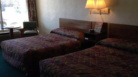 Conner Hill Motor Lodge | Tennessee - Gatlinburg - Pigeon Forge (ve civarı) - Pigeon Forge