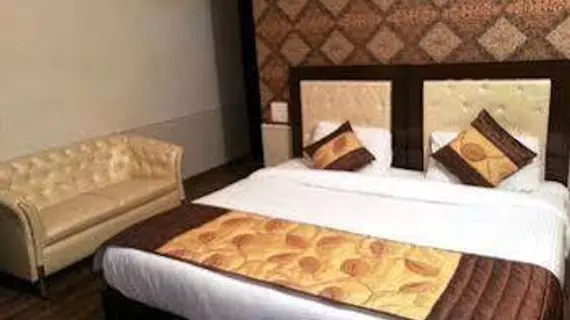 Pacific Inn Suryansh Hotel | Haryana - Gurugram (ve civarı) - Gurugram