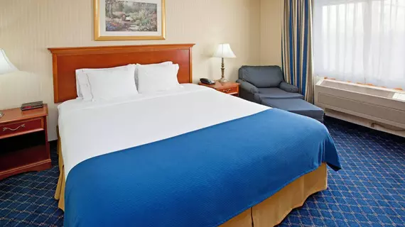 Holiday Inn Express Fremont Angola Area | Indiana - Fremont