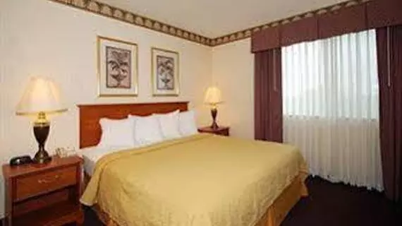 Quality Inn & Suites Hannibal | Missouri - Hannibal (ve civarı) - Hannibal