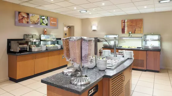 Holiday Inn Express Newcastle Metrocentre | Northumberland (kontluk) - Newcastle upon Tyne (ve civarı) - Newcastle - Swalwell