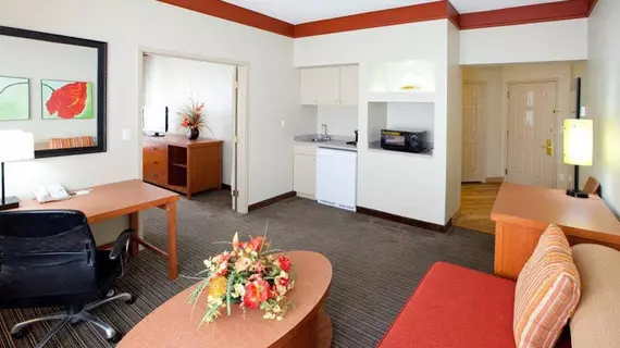 La Quinta Inn & Suites Alexandria Airport | Louisiana - Alexandria (ve civarı) - Alexandria