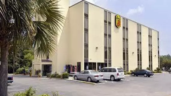 Super 8 Market Common | Güney Karolayna - Myrtle Plajı (ve civarı) - Myrtle Beach