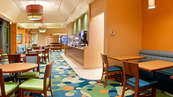 Holiday Inn Express Hotel & Suites Virginia Beach Oceanfront | Virginia - Norfolk - Virginia Beach (ve civarı) - Virginia Beach