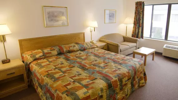 Americas Best Value-Courtyard Inn | Wisconsin - Fort Atkinson (ve civarı) - Fort Atkinson