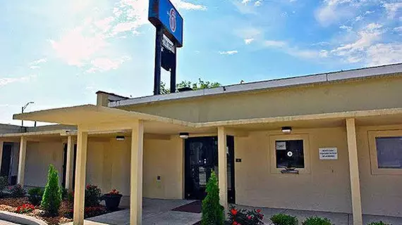 Motel 6 New Orleans - Near Downtown | Louisiana - New Orleans (ve civarı) - New Orleans