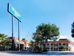 Rodeway Inn Magic Mountain Area | Kaliforniya - Los Angeles County - Castaic