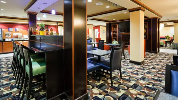 Holiday Inn Express Atmor | Alabama - Evergreen (ve civarı) - Atmore