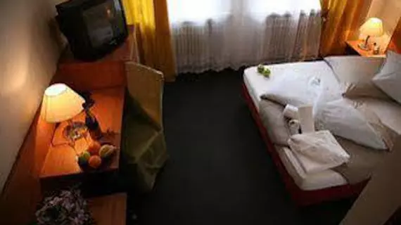 Hotel Pension Bolgerini Inn | Berlin (ve civarı) - Friedrichshain-Kreuzberg - Friedrichshain