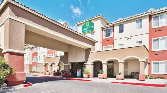 La Quinta Inn & Suites Las Vegas RedRock/Summerlin | Nevada - Clark County - Las Vegas (ve civarı) - Las Vegas