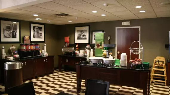 Hampton Inn & Suites Valparaiso | Indiana - Valparaiso