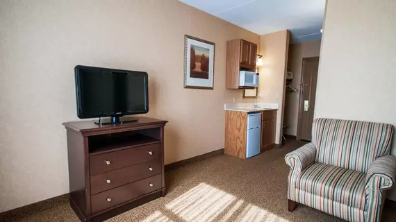 Country Inn & Suites by Radisson Cuyahoga Falls | Ohio - Summit İlçesi - Akron (ve civarı) - Cuyahoga Falls