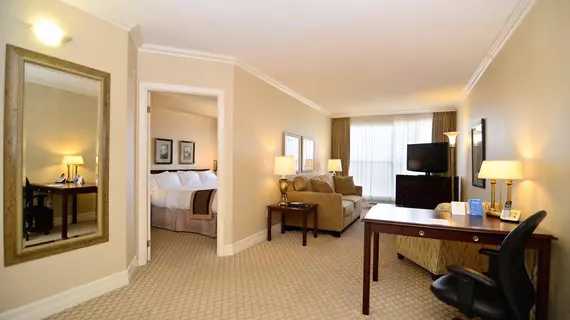 Best Western Plus Victoria Park Suites | Ontario - Ottawa (ve civarı) - Ottawa - Bank Street Promenade gezinti alanı - Centretown