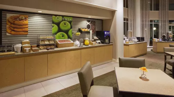 La Quinta Inn & Suites Fort Worth North | Teksas - Fort Worth (ve civarı) - Fort Worth