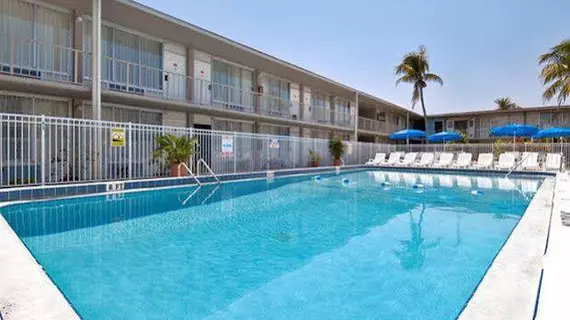 Clarion Inn Stuart | Florida - Vero Beach (ve civarı) - Stuart