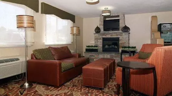 Comfort Inn & Suites Los Alamos | New Mexico - Santa Fe (ve civarı) - Los Alamos