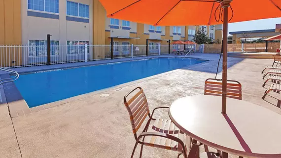 La Quinta Inn & Suites Austin/Cedar Park/Lakeline | Teksas - Austin (ve civarı) - Austin