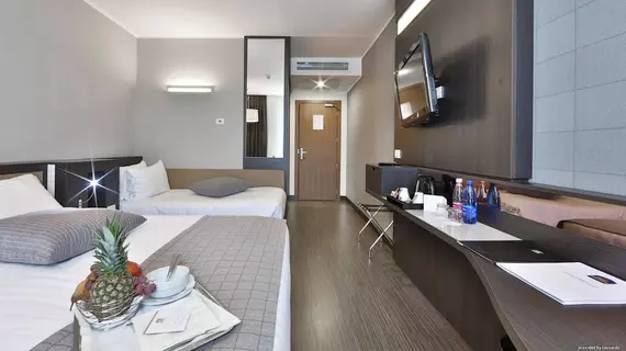 Best Western Premier CHC Airport | Liguria - Cenova (il) - Ponente - Cenova (ve civarı) - Cenova - Sestri Ponente