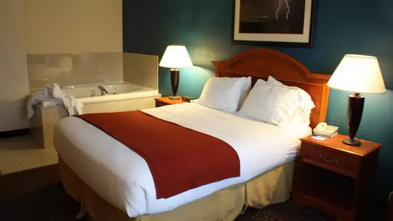 Holiday Inn Express Mackinaw City | Michigan - Mackinaw City