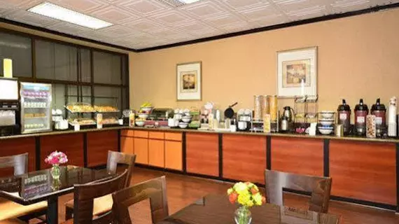 Quality Inn and Suites LAX Airport | Kaliforniya - Los Angeles County - Los Angeles - LAX Bölgesi