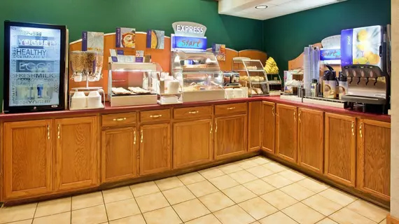 Holiday Inn Express Marshfield - Springfield Area | Missouri - Springfield (ve civarı) - Marshfield