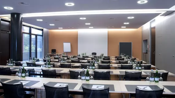 Holiday Inn Zürich Messe | Zürih Kantonu - Zürih (ve civarı) - Oerlikon