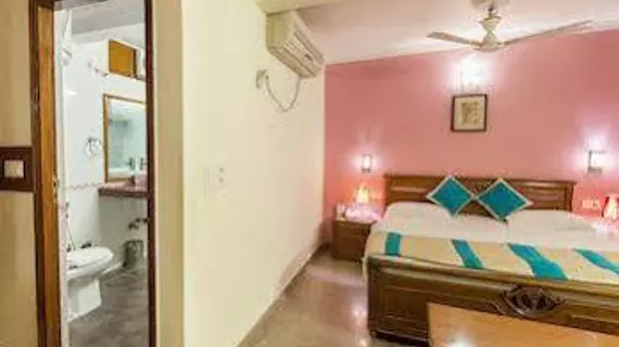 OYO Rooms Noida City Centre Premium | Batı Delhi - Ulusal Eyalet Başkenti Delhi - Delhi (ve civarı) - Noida