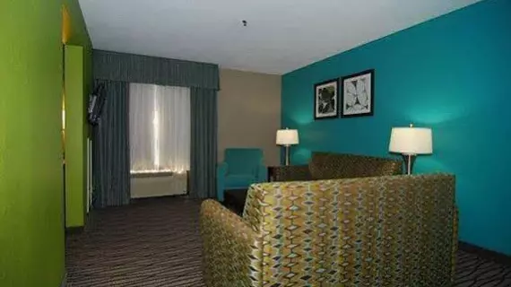 Quality Suites Sulphur | Louisiana - Lake Charles (ve civarı) - Sulphur