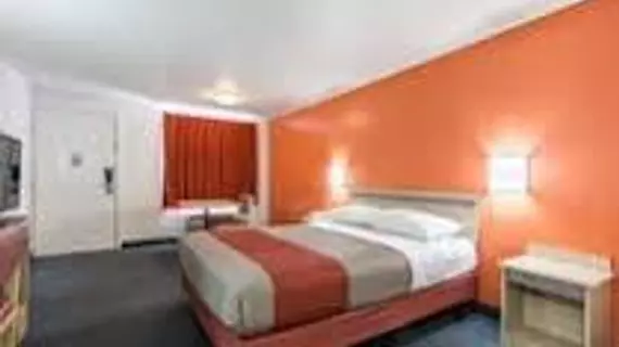 Motel 6 Lansing | Michigan - Lansing (ve civarı) - Lansing