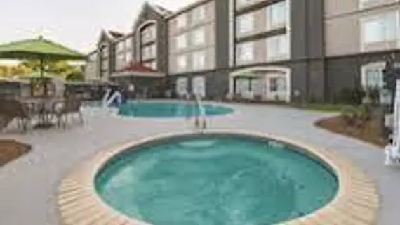 La Quinta Inn & Suites Alexandria Airport | Louisiana - Alexandria (ve civarı) - Alexandria