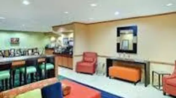 Fairfield Inn and Suites by Marriott Tampa North | Florida - Tampa (ve civarı) - Tampa - Temple Terrace