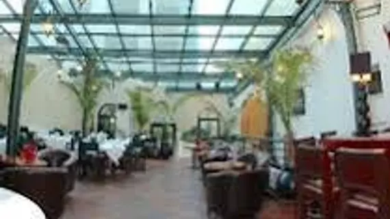 Cafe de Rome Business | Dakar