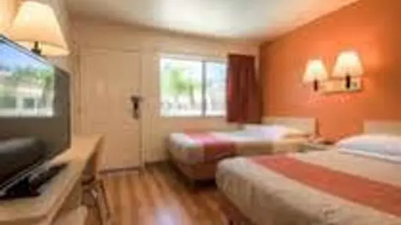 Motel 6 San Bernardino North | Kaliforniya - San Bernardino County - San Bernardino (ve civarı) - San Bernardino