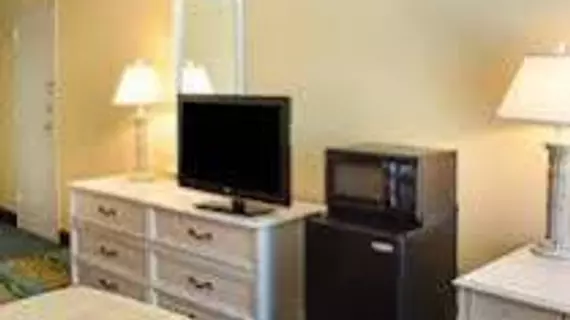 Quality Inn and Suites Oceanfront | Virginia - Norfolk - Virginia Beach (ve civarı) - Virginia Beach