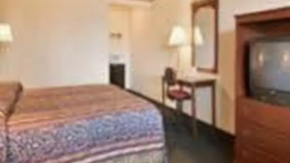 Days Inn Waynesboro | Virginia - Staunton (ve civarı) - Waynesboro