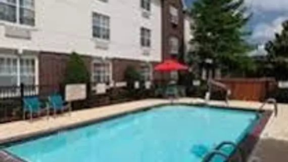 TownePlace Suites Arlington Near Six Flags | Teksas - Dallas (ve civarı) - Arlington