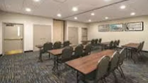 La Quinta Inn & Suites Latham Albany Airport | New York - Albany (ve civarı) - Latham