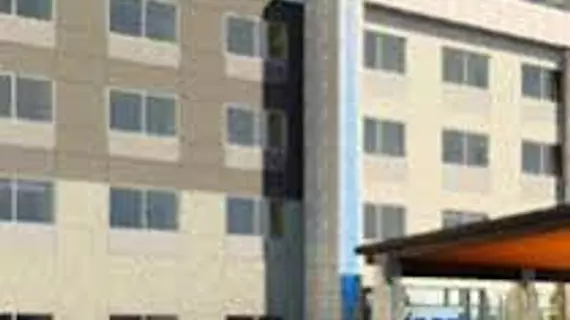 Holiday Inn Express and Suites Detroit Northwest Livonia | Michigan - Detroit (ve civarı) - Livonia