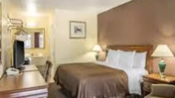 Rodeway Inn Medford | Oregon - Medford (ve civarı) - Medford