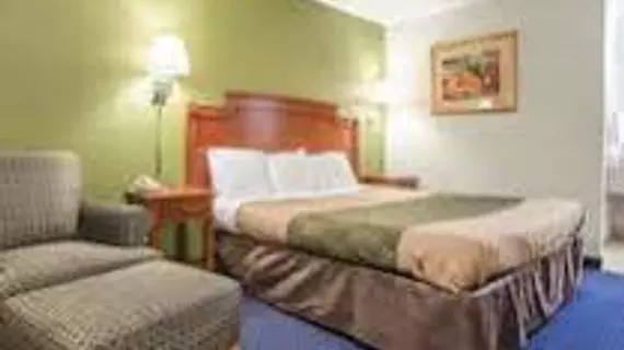 Rodeway Inn & Suites Fort Jackson | Güney Karolayna - Columbia (ve civarı) - Columbia