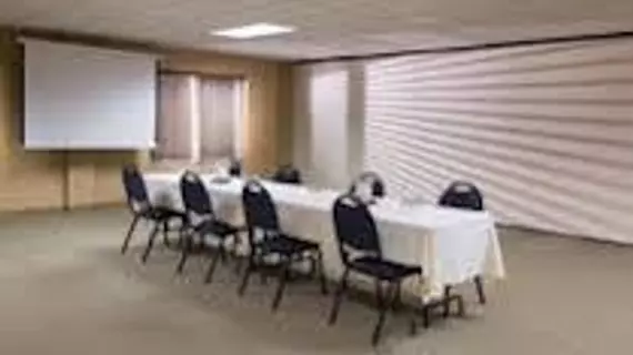 Phoenix Inn Suites - Albany | Oregon - Corvallis (ve civarı) - Albany