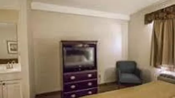 Quality Inn & Suites Torrington | Connecticut - Torrington (ve civarı) - Torrington