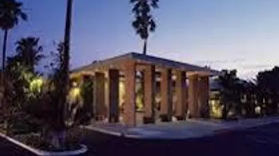 Desert Hot Springs Spa Hotel | Kaliforniya - Imperial County - Palm Springs (ve civarı) - Desert Hot Springs