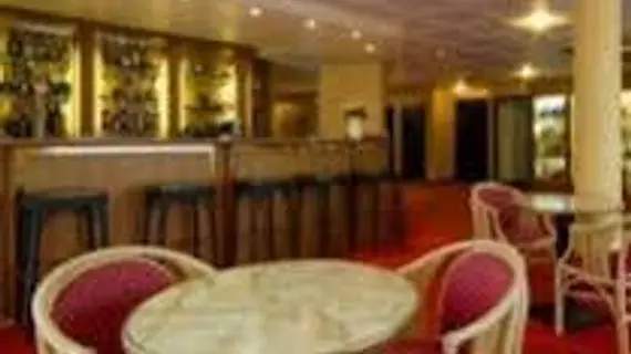 Inter-Hotel Le Valois | Nouvelle-Aquitaine - Charente - Cognac